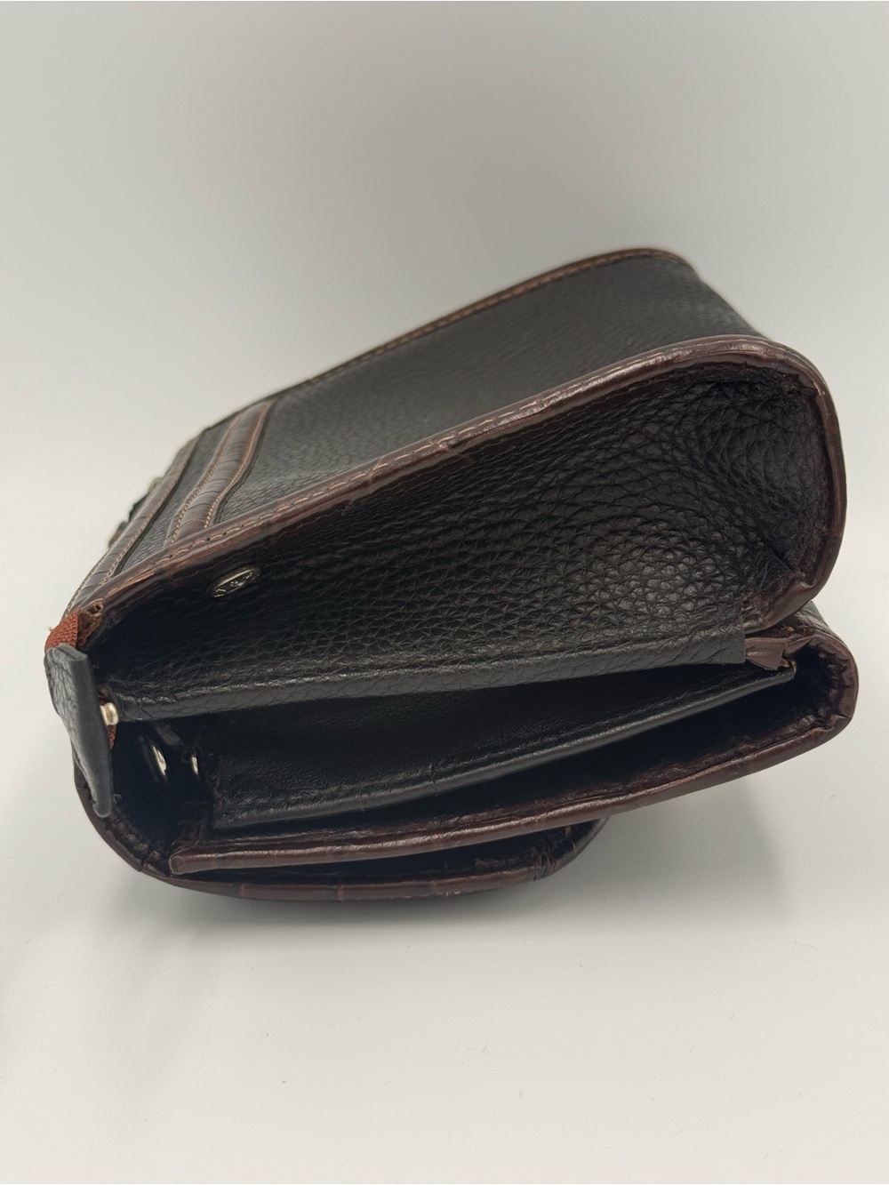 Brighton Vintage Leather Crossbody Wallet with Silver Ring - Picture 3 of 13